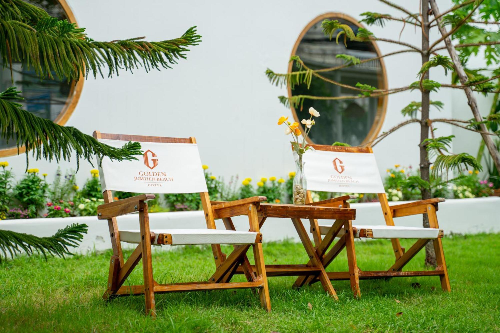 Golden Jomtien Beach Hotel Exterior photo