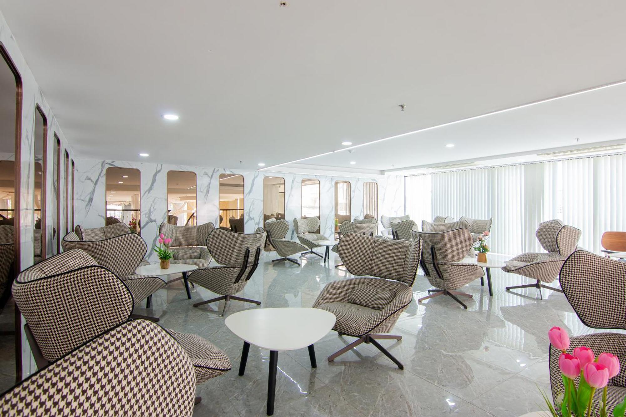 Golden Jomtien Beach Hotel Exterior photo
