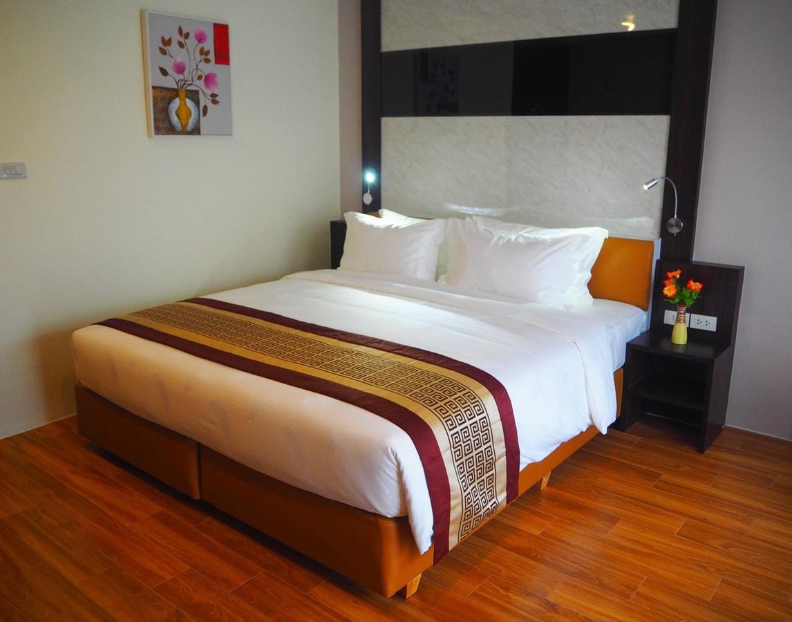 Golden Jomtien Beach Hotel Exterior photo