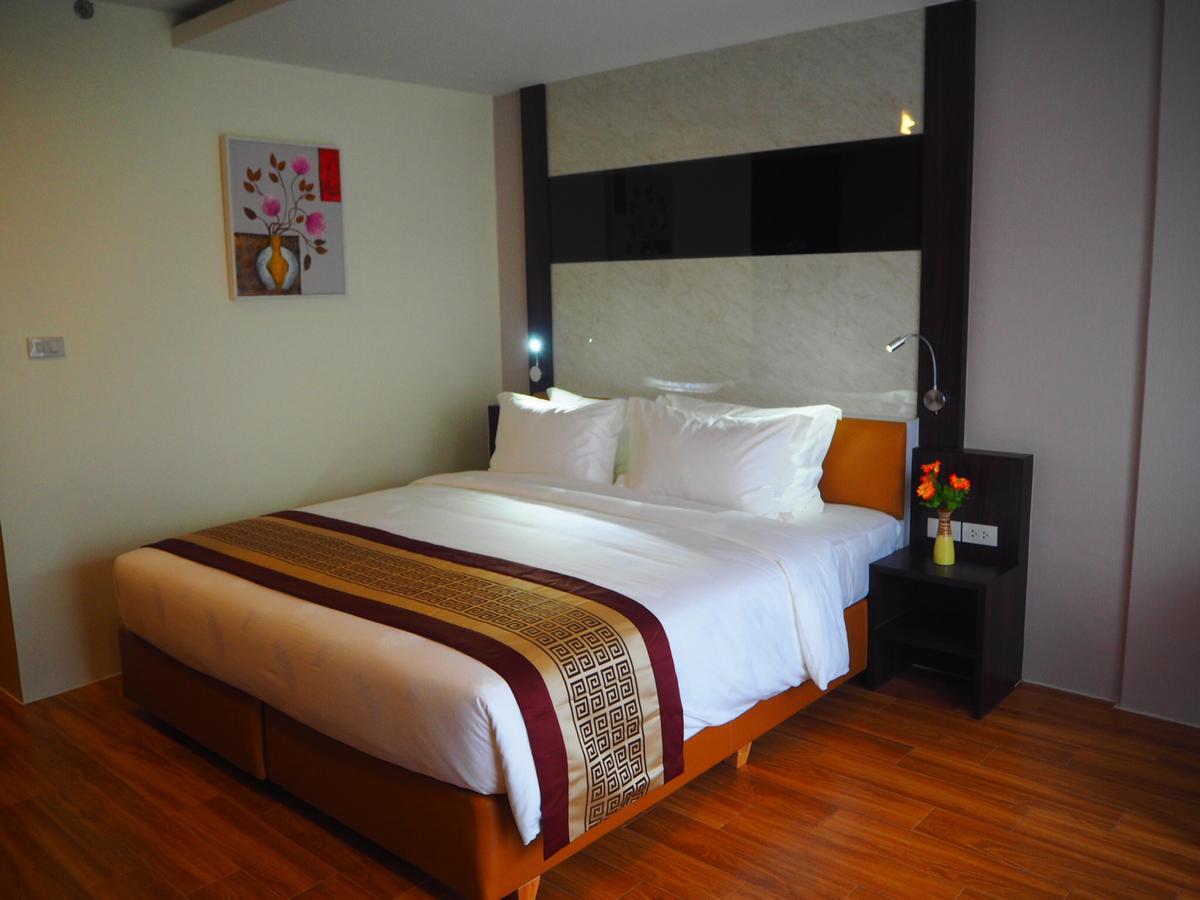 Golden Jomtien Beach Hotel Exterior photo