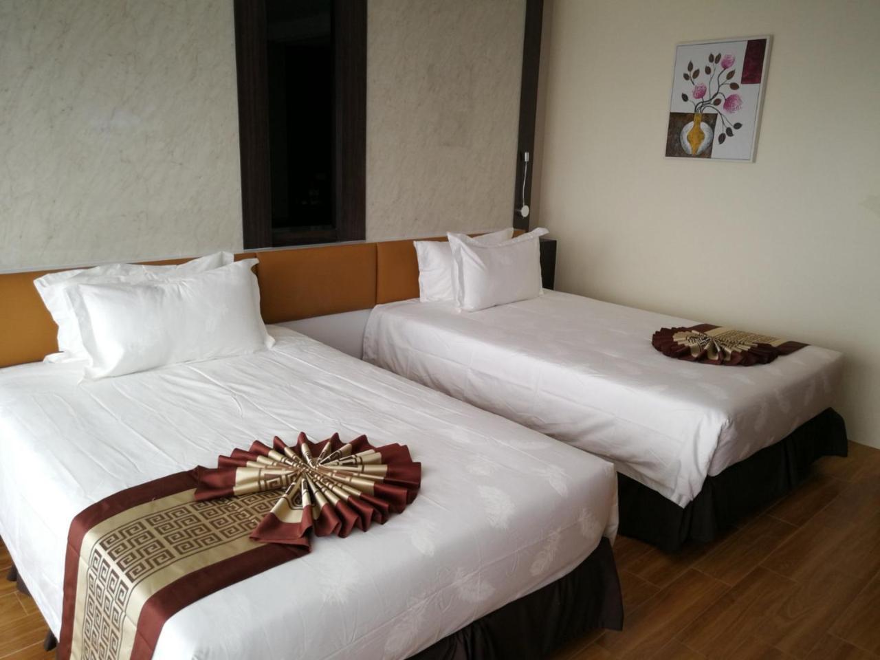 Golden Jomtien Beach Hotel Exterior photo