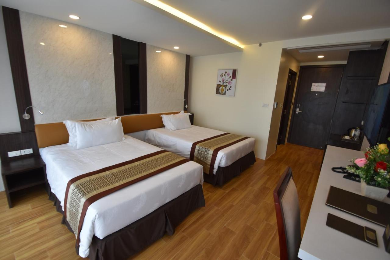 Golden Jomtien Beach Hotel Exterior photo