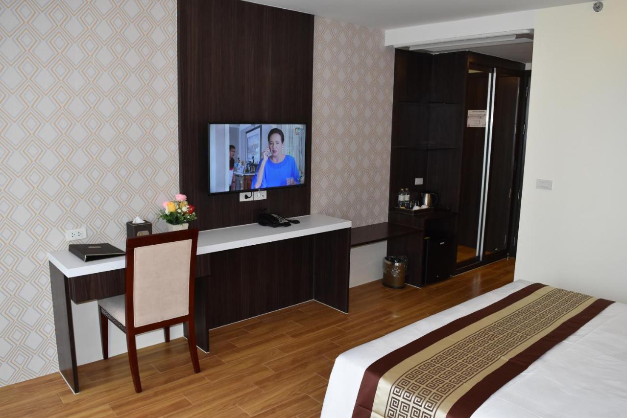 Golden Jomtien Beach Hotel Exterior photo