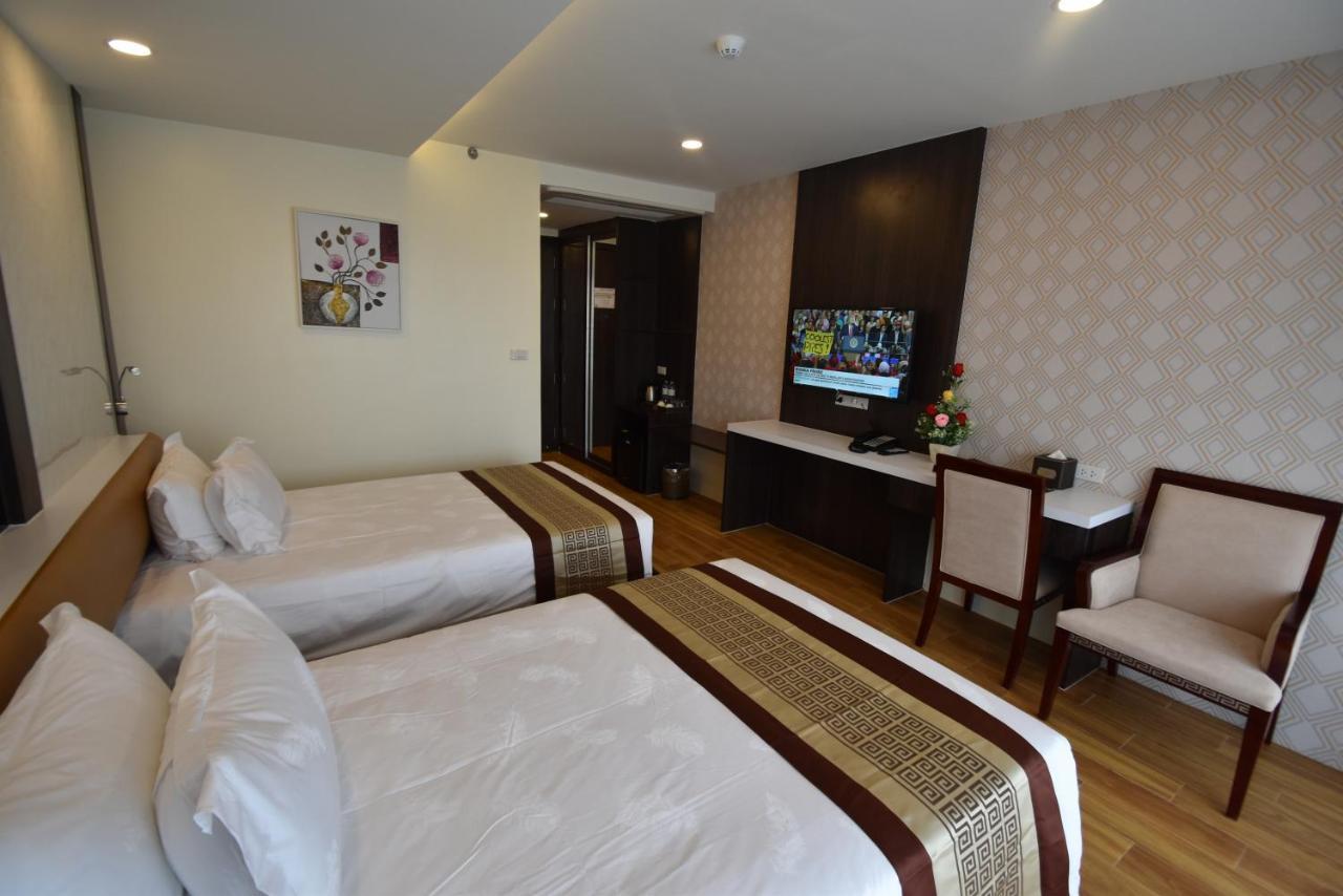 Golden Jomtien Beach Hotel Exterior photo